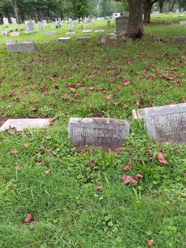 John Hodson's grave. Photo 1