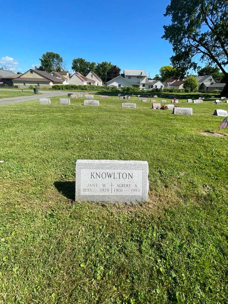 Jane M. Knowlton's grave. Photo 1