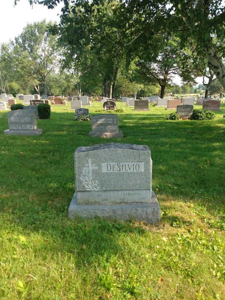 Olinda DeSilvio's grave. Photo 1