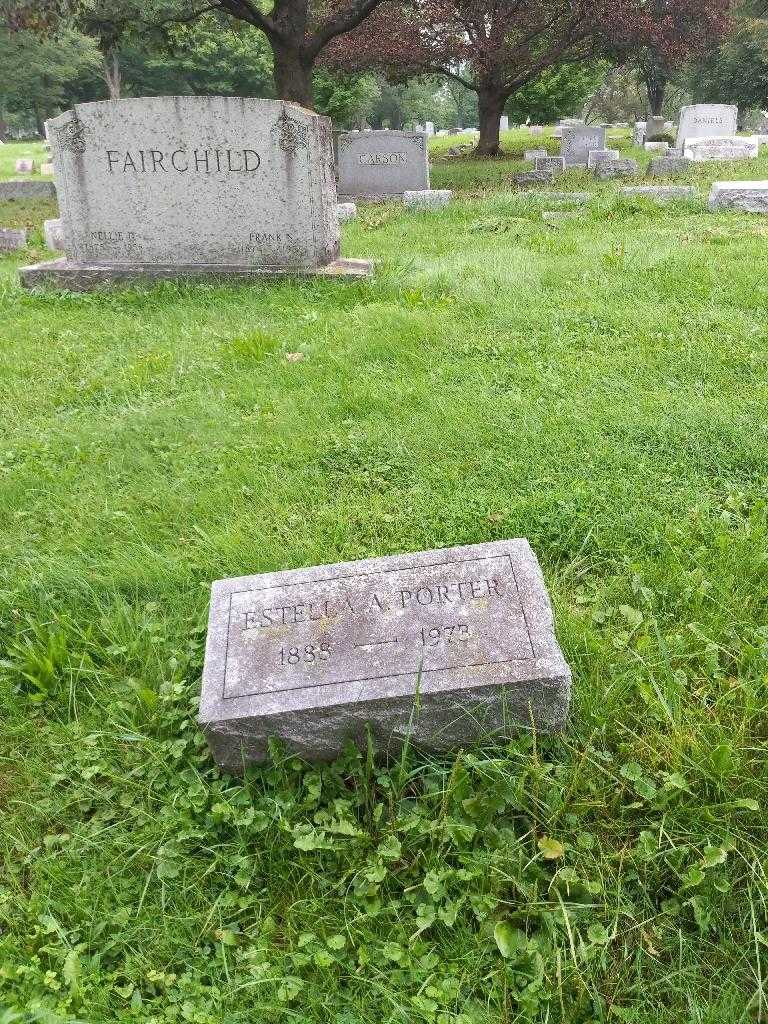 Estella A. Porter's grave. Photo 1