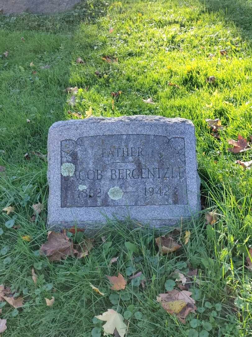 Jacob Bergentzle's grave. Photo 2