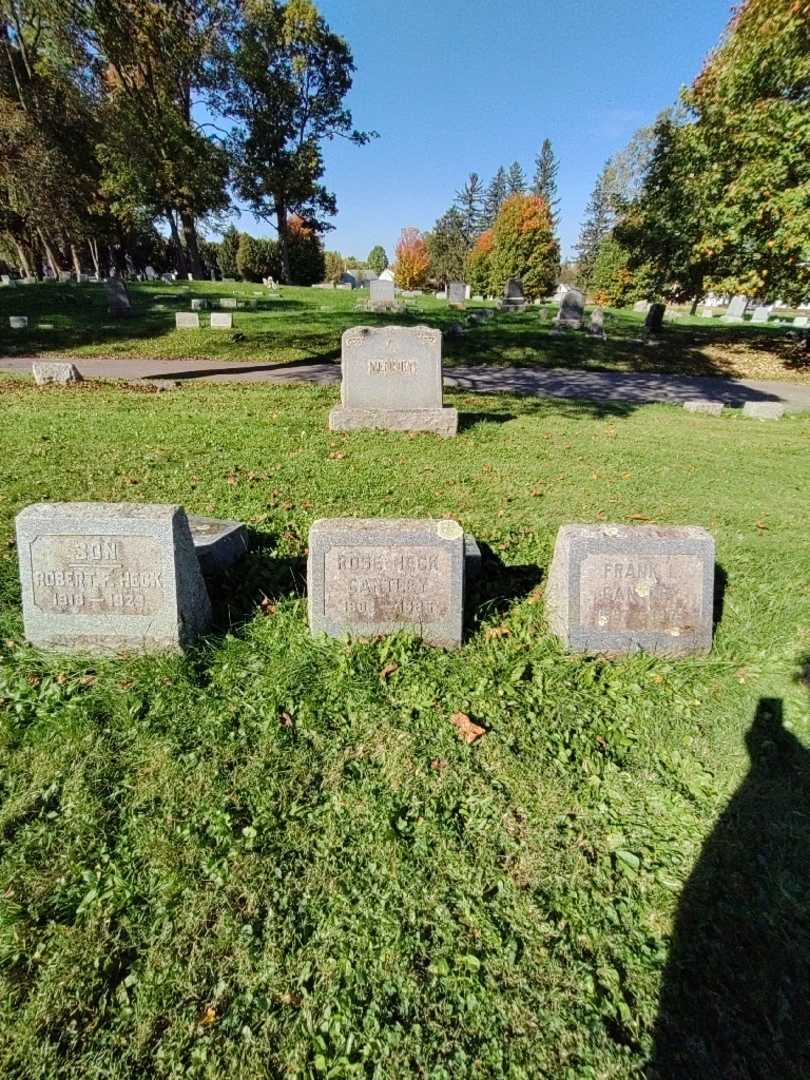 Rose Gantley Heck's grave. Photo 1