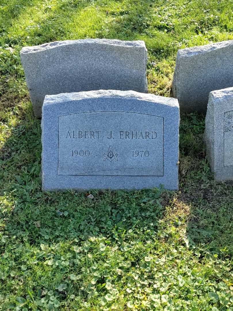 Albert J. "Jack" Erhard Junior's grave. Photo 3