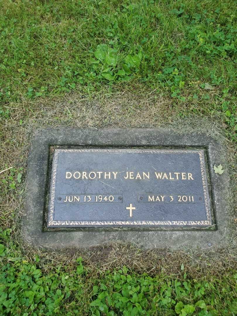 Dorothy Jean Walter's grave. Photo 3