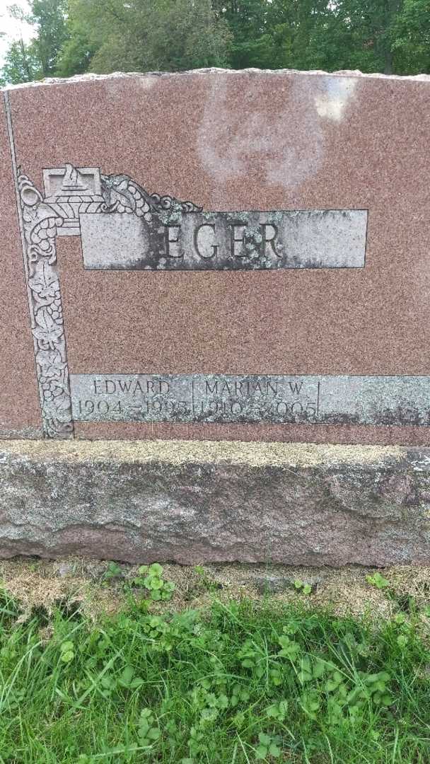 Edward Eger's grave. Photo 3