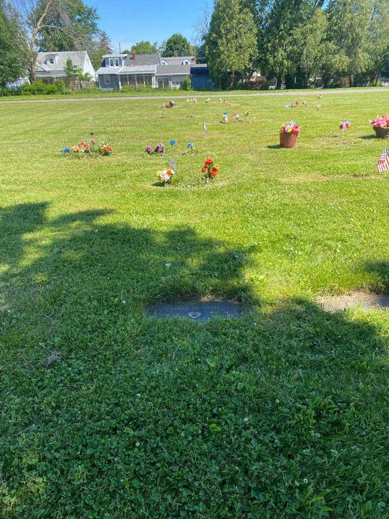 James W. Vespi's grave. Photo 2