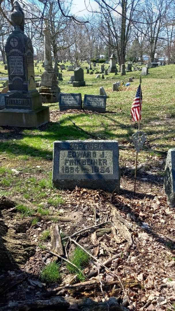 Edward J. Finkbeiner's grave. Photo 3