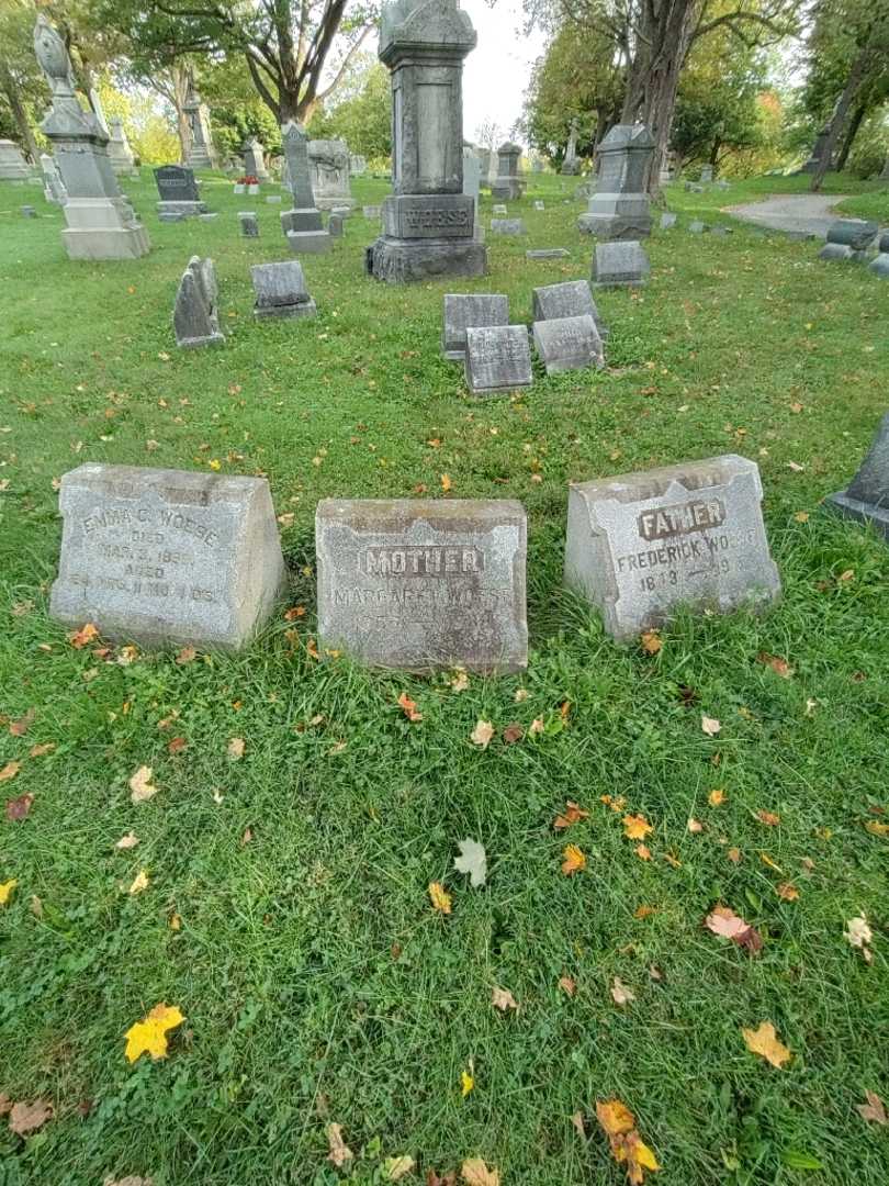 Margaret Woese's grave. Photo 1