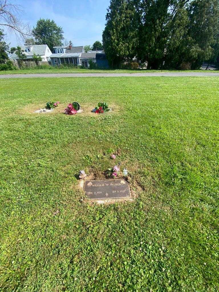 William W. Palmer's grave. Photo 1