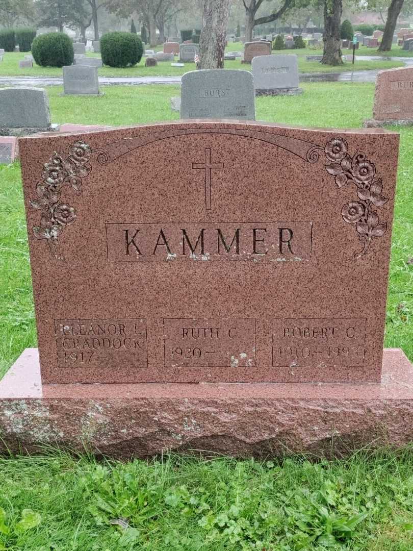Ruth Kammer's grave. Photo 4
