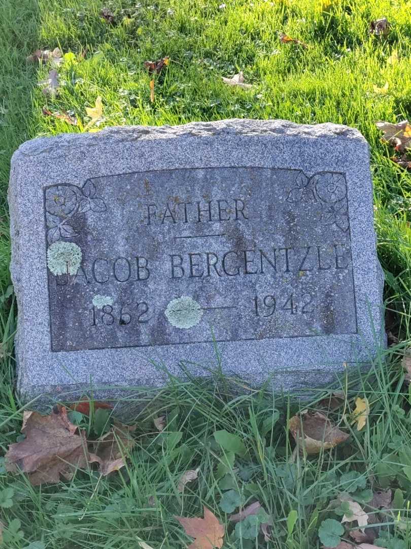 Jacob Bergentzle's grave. Photo 3