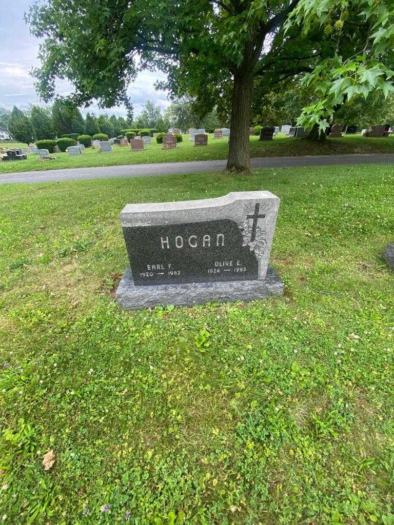 Earl F. Hogan's grave. Photo 2