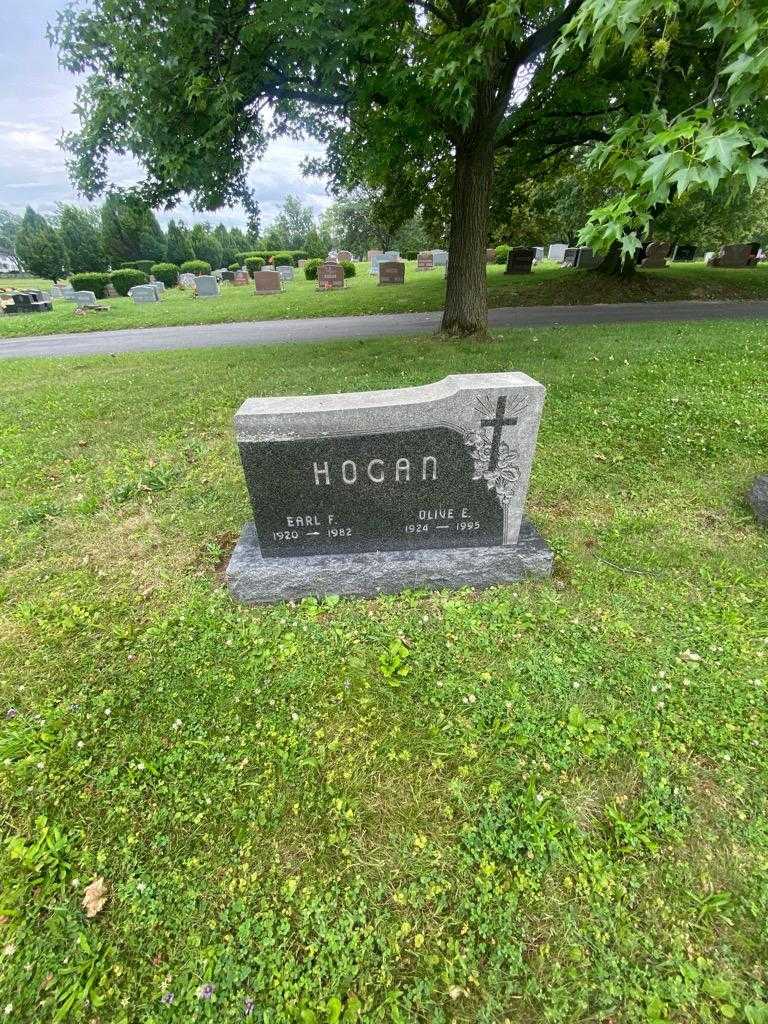 Earl F. Hogan's grave. Photo 1