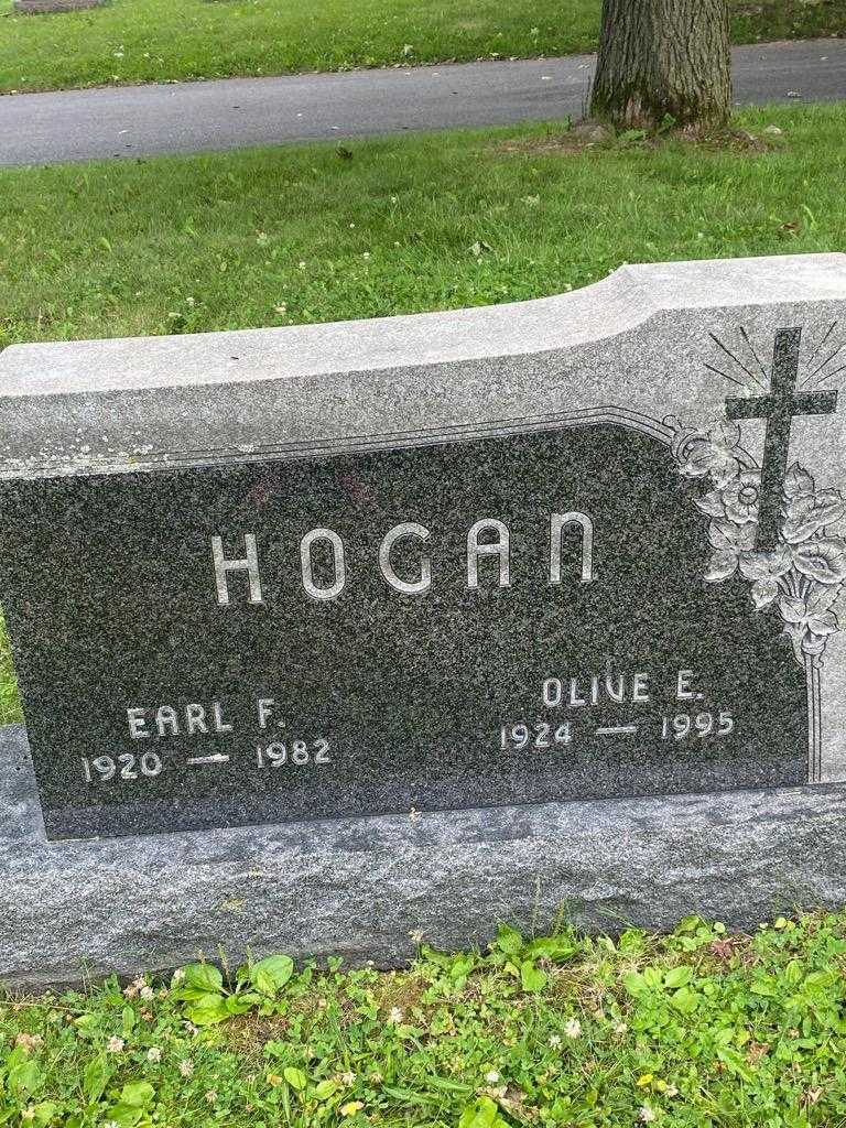 Earl F. Hogan's grave. Photo 3