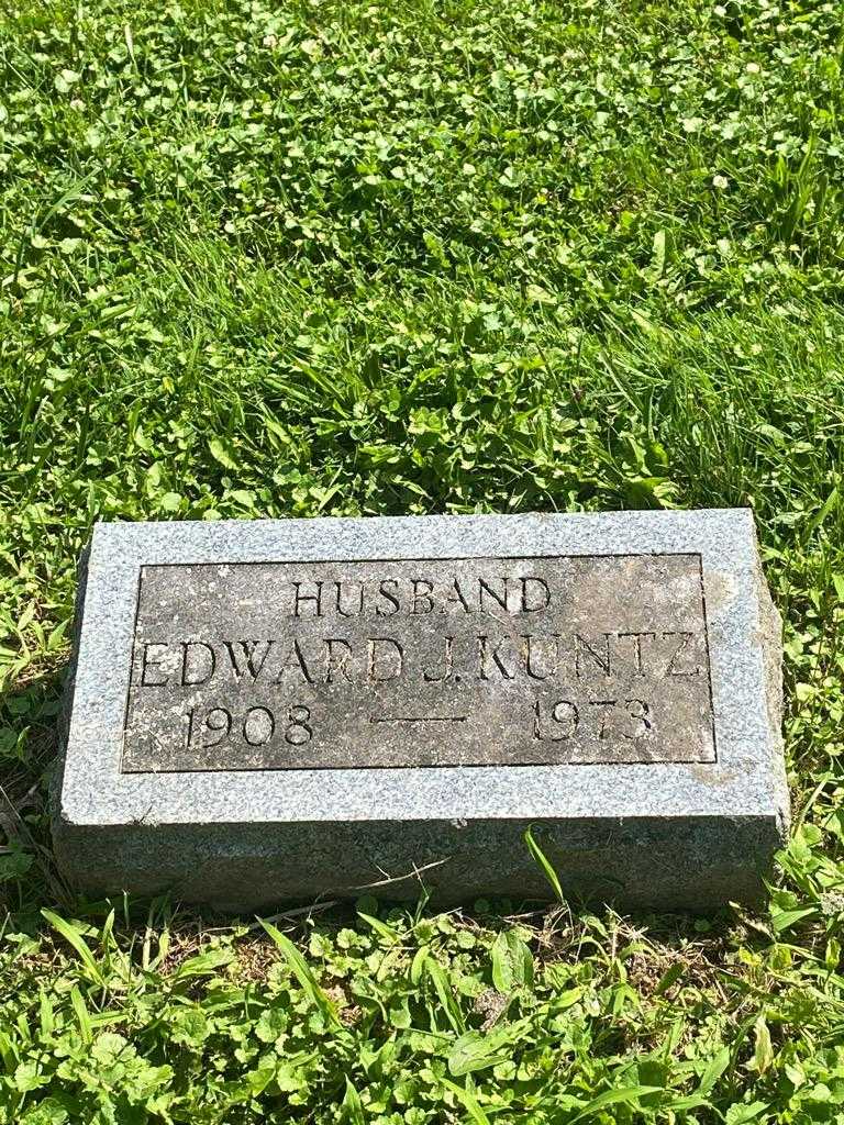 Edward J. Kuntz's grave. Photo 3