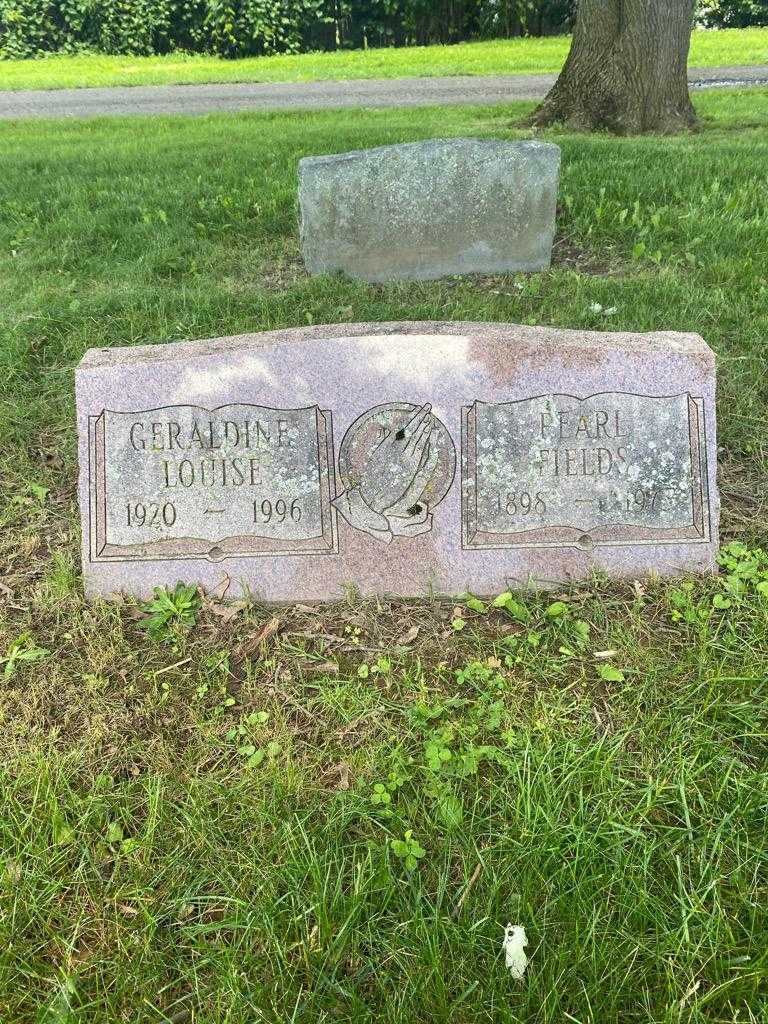 Geraldine Louise's grave. Photo 3