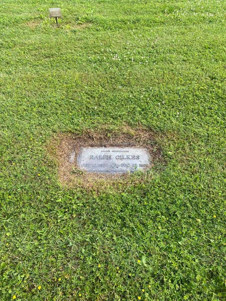 Ralph Gilkes's grave. Photo 2