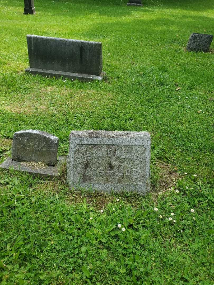 Gustave Kempf's grave. Photo 3