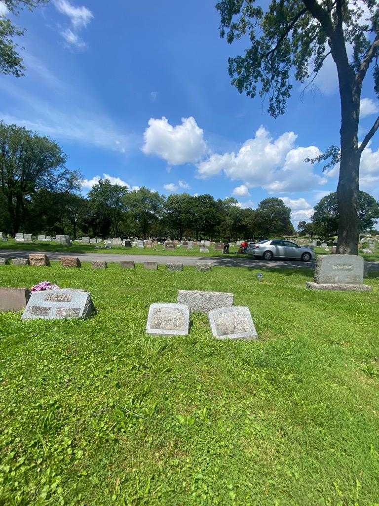 Rose E. Mackey's grave. Photo 1