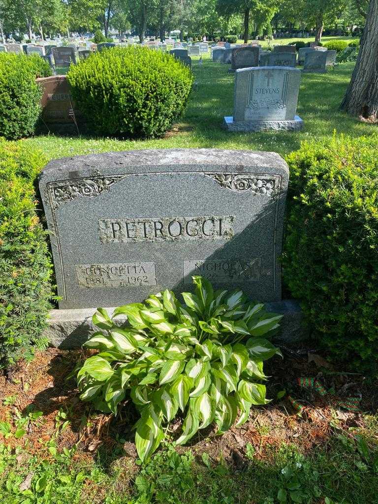 Nicholas Petrocci's grave. Photo 2