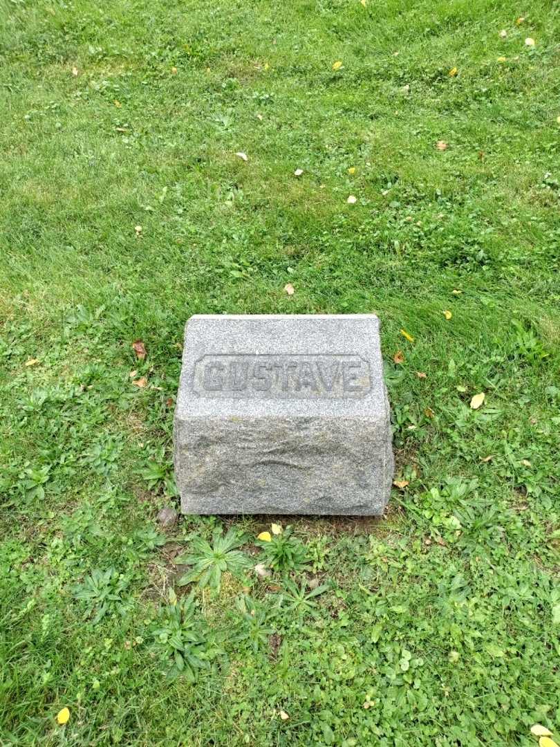 Gustav Herzog's grave. Photo 4