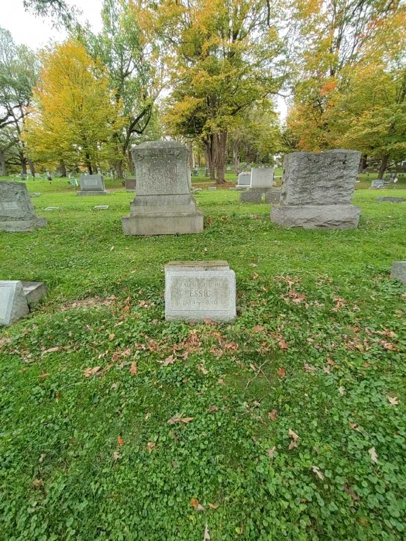 Ralph Claude Essig's grave. Photo 1