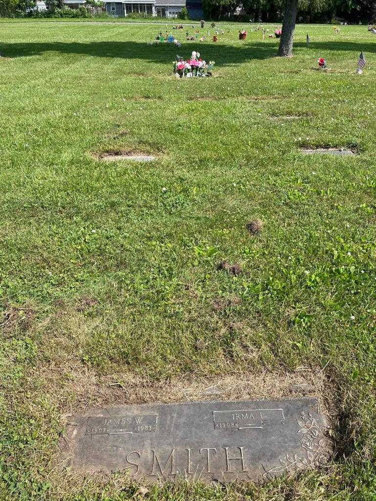 James W. Smith's grave. Photo 2