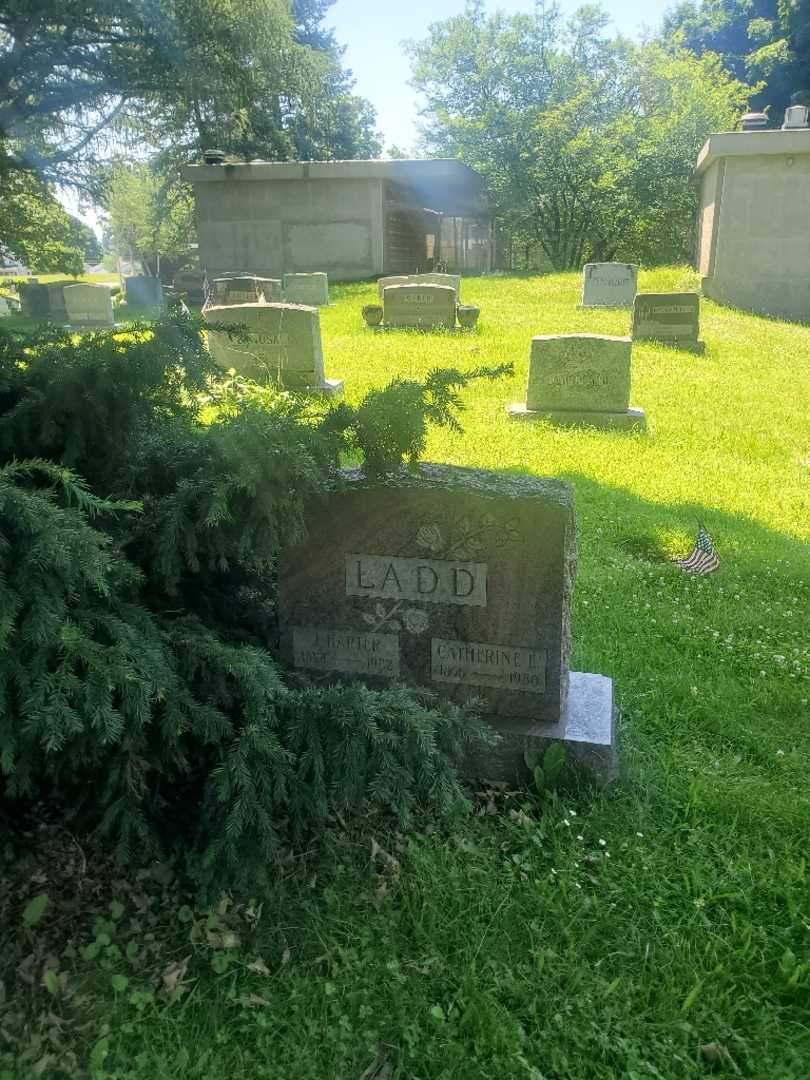 Catherine E. Ladd's grave. Photo 2