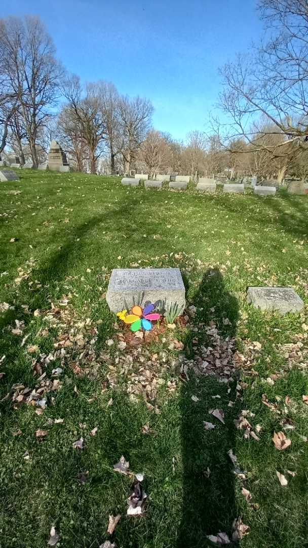 Roger S. Sterling Reid Junior's grave. Photo 2