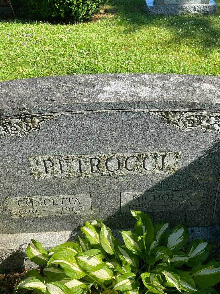 Nicholas Petrocci's grave. Photo 3