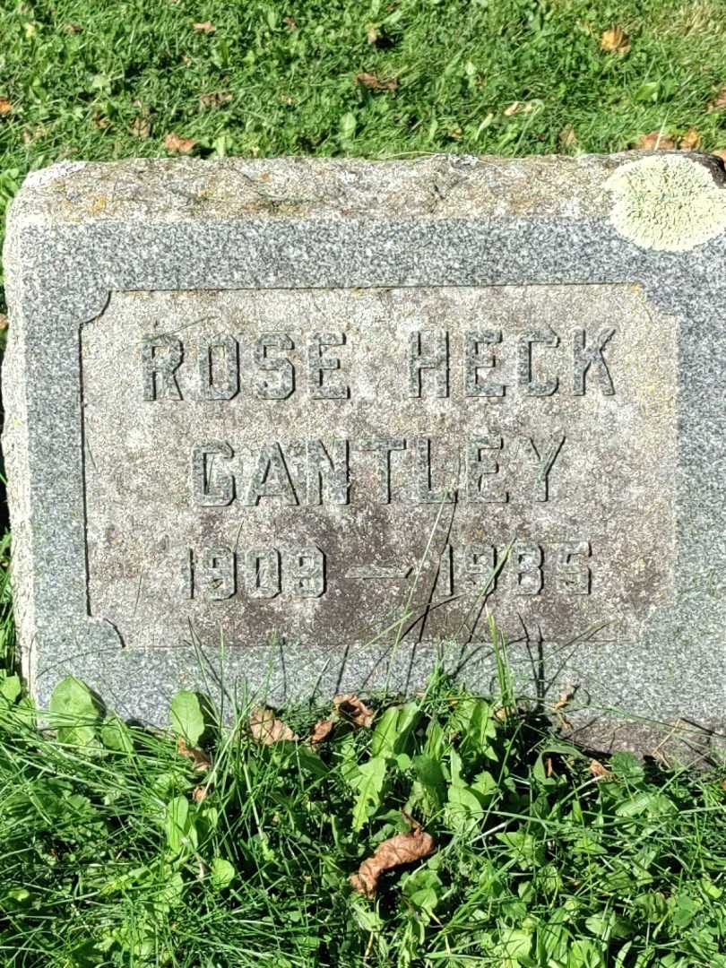 Rose Gantley Heck's grave. Photo 3