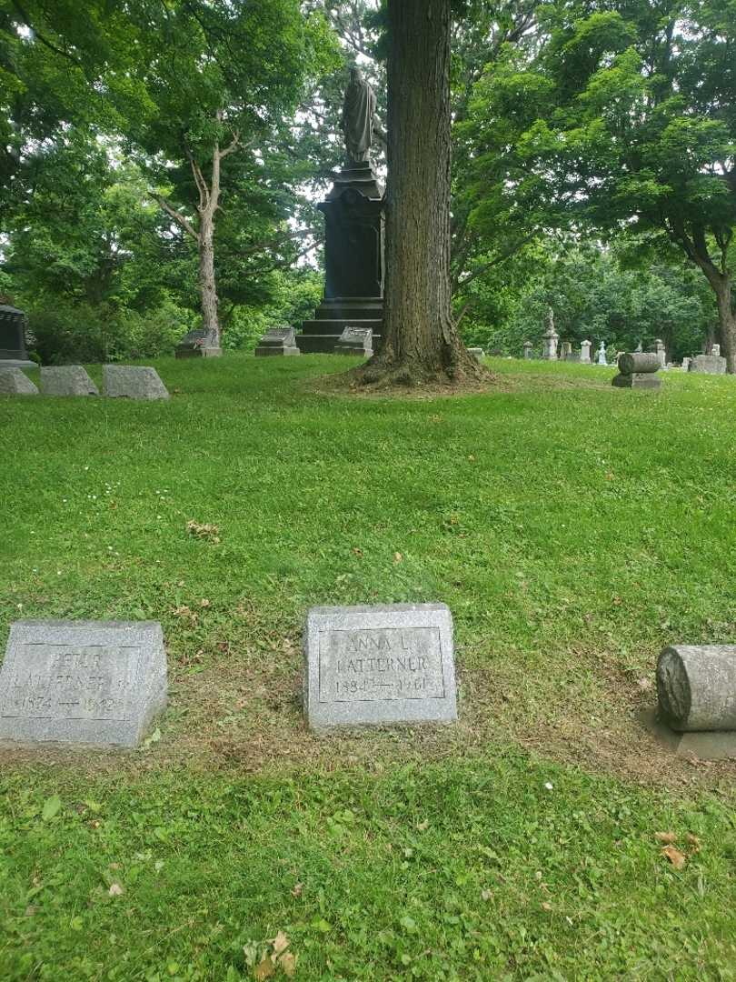 Anna L. Latterner's grave. Photo 1