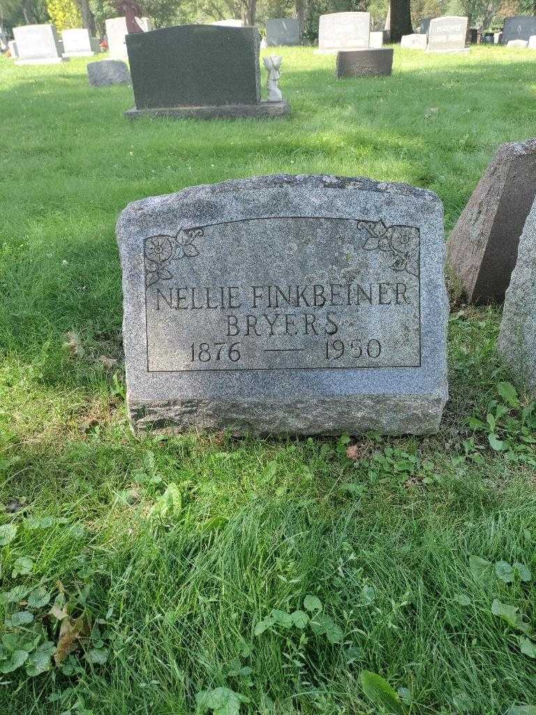 Finkbeiner "Nellie" Bryers's grave. Photo 2