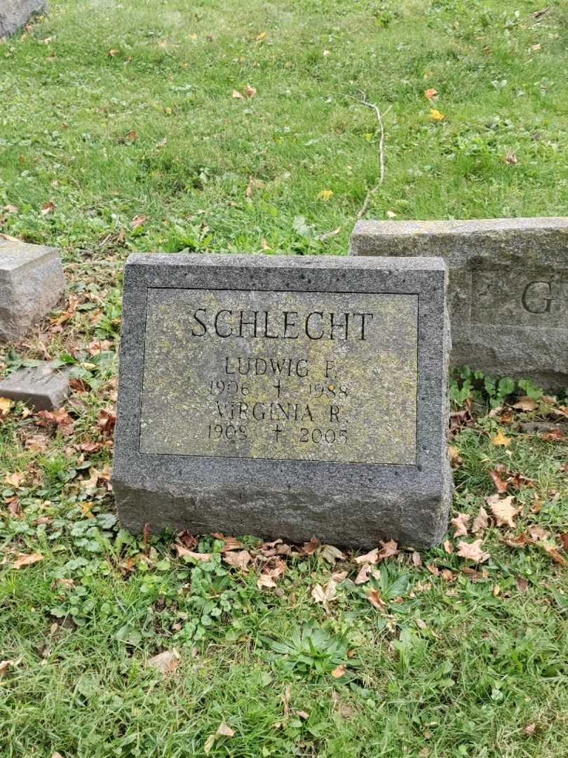 Virginia Rieth Schlecht's grave. Photo 2