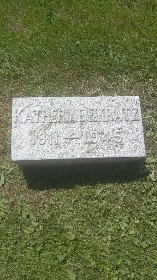 Katherine E. Kratz's grave. Photo 4