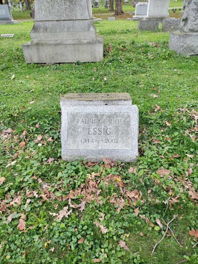 Ralph Claude Essig's grave. Photo 2