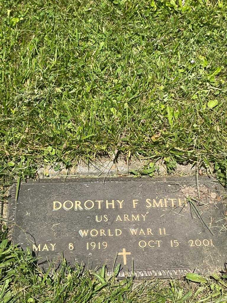 Dorothy F. Smith's grave. Photo 3