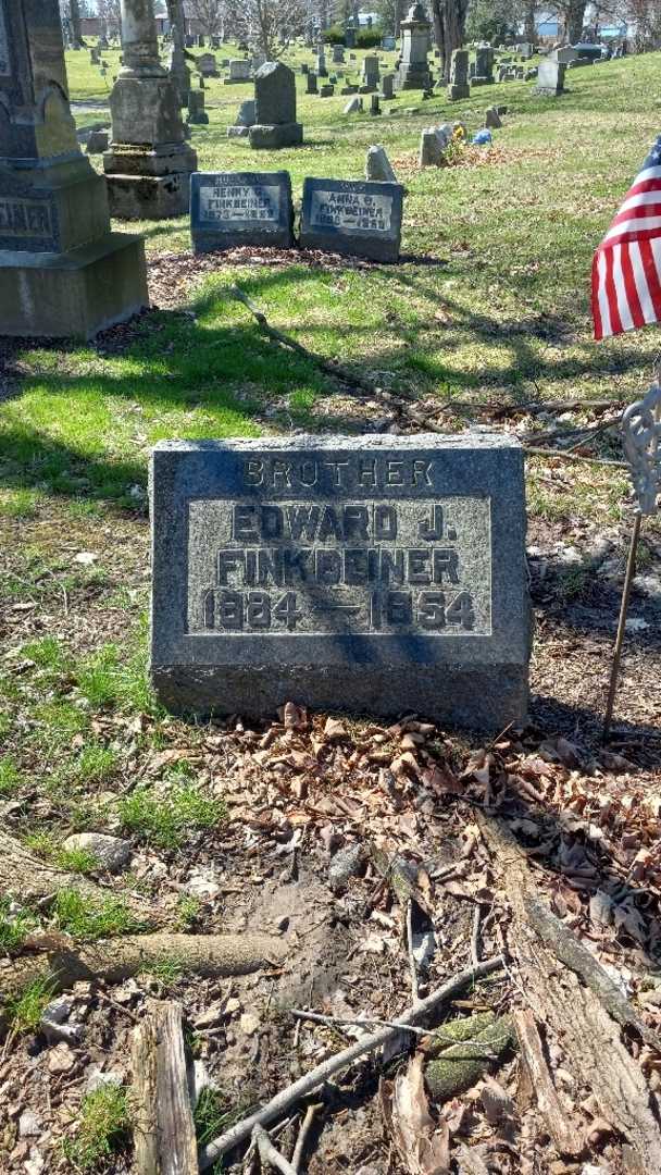 Edward J. Finkbeiner's grave. Photo 4