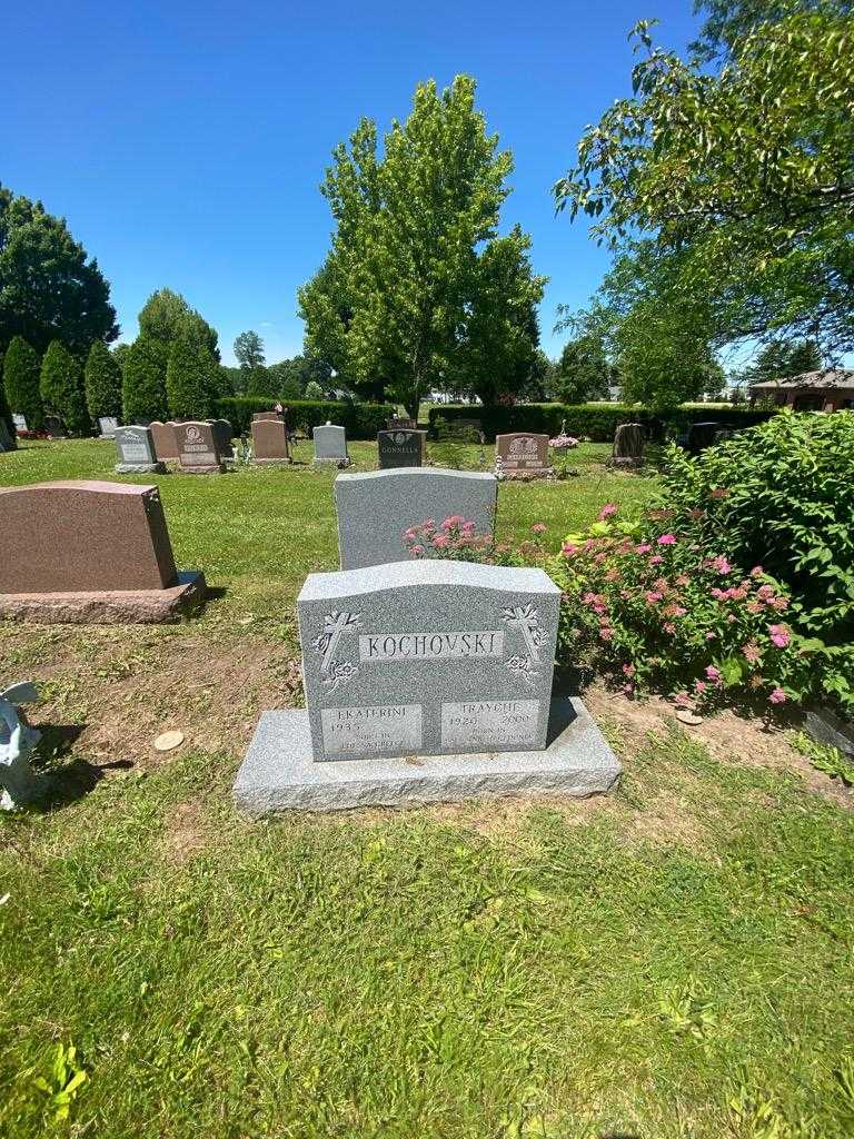 Trayche Kochovski's grave. Photo 1