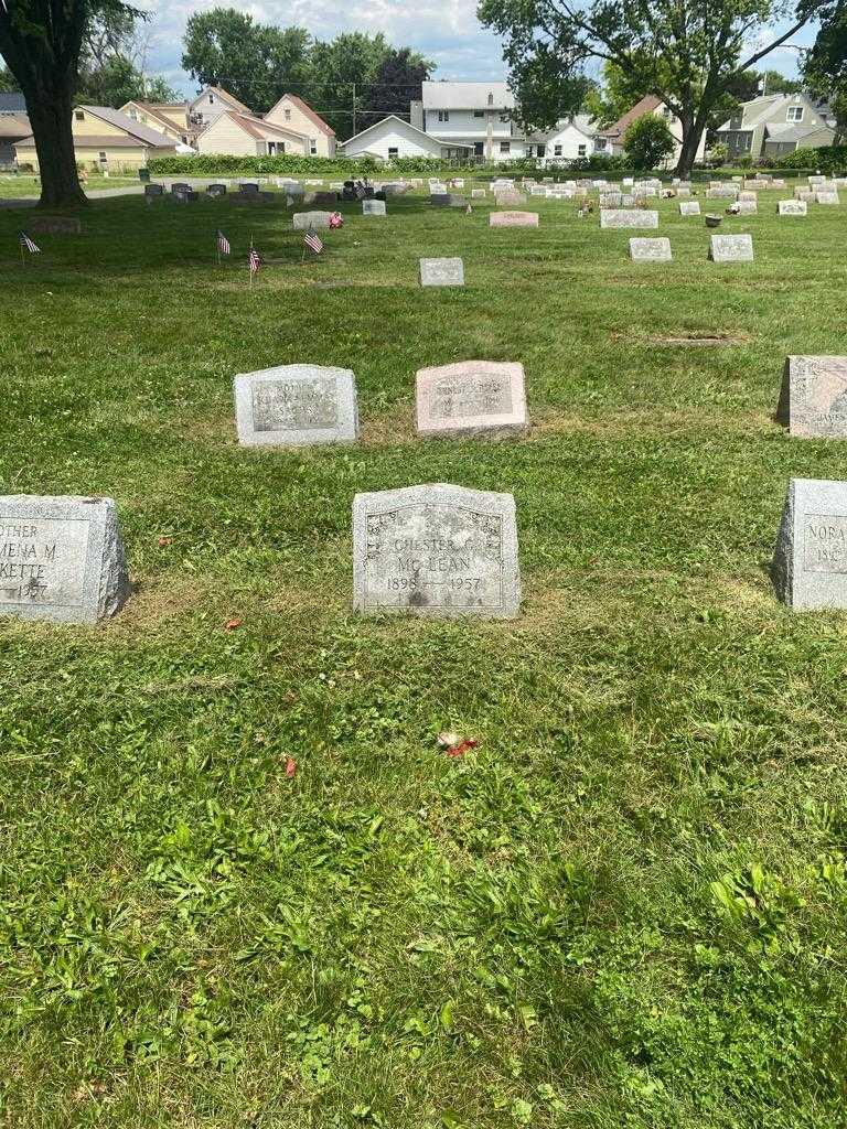 Chester G. McLean's grave. Photo 2