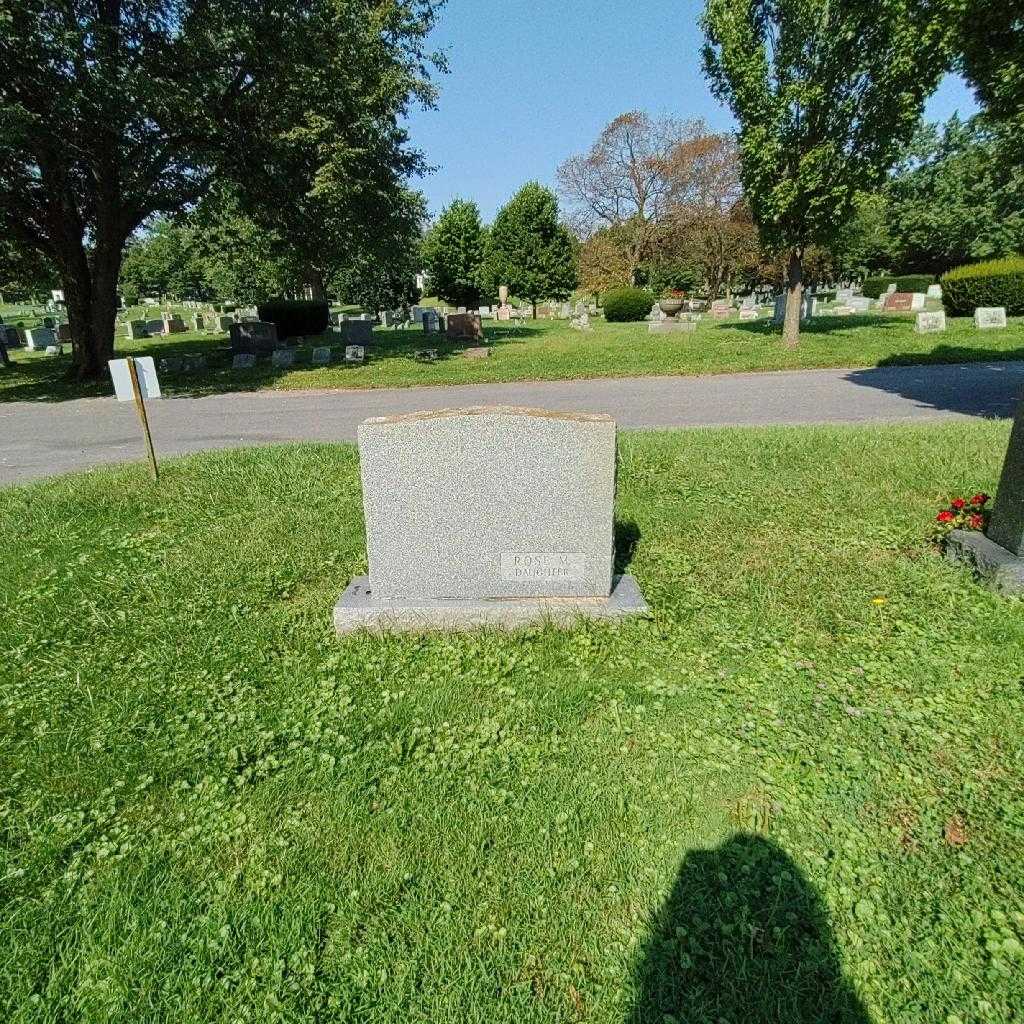 Rose Pugliese's grave. Photo 3