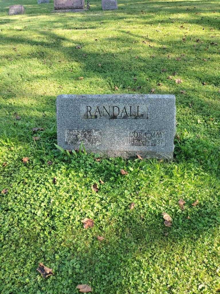 Cora May Randall's grave. Photo 1