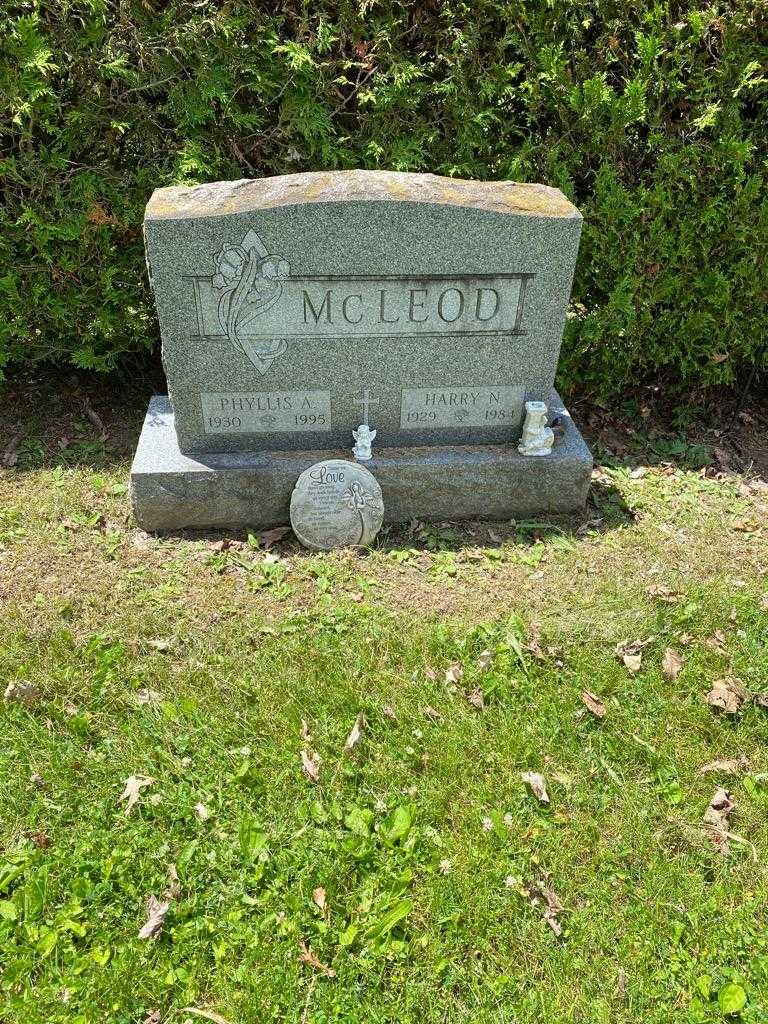 Harry N. Mcleod's grave. Photo 2