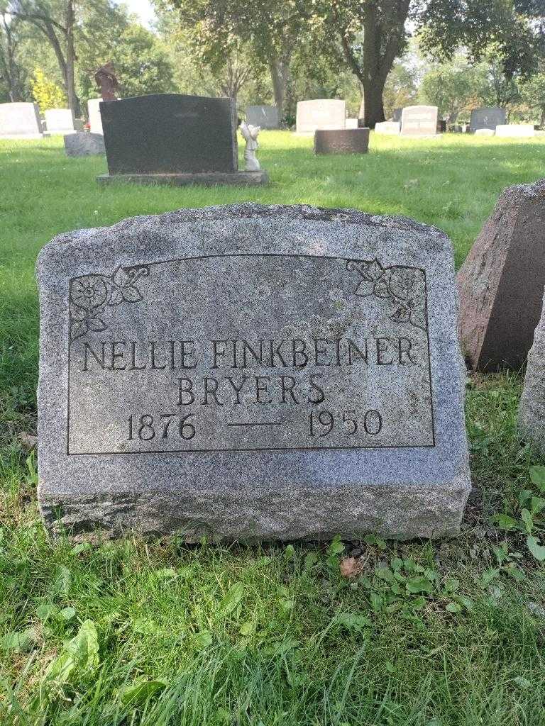 Finkbeiner "Nellie" Bryers's grave. Photo 3