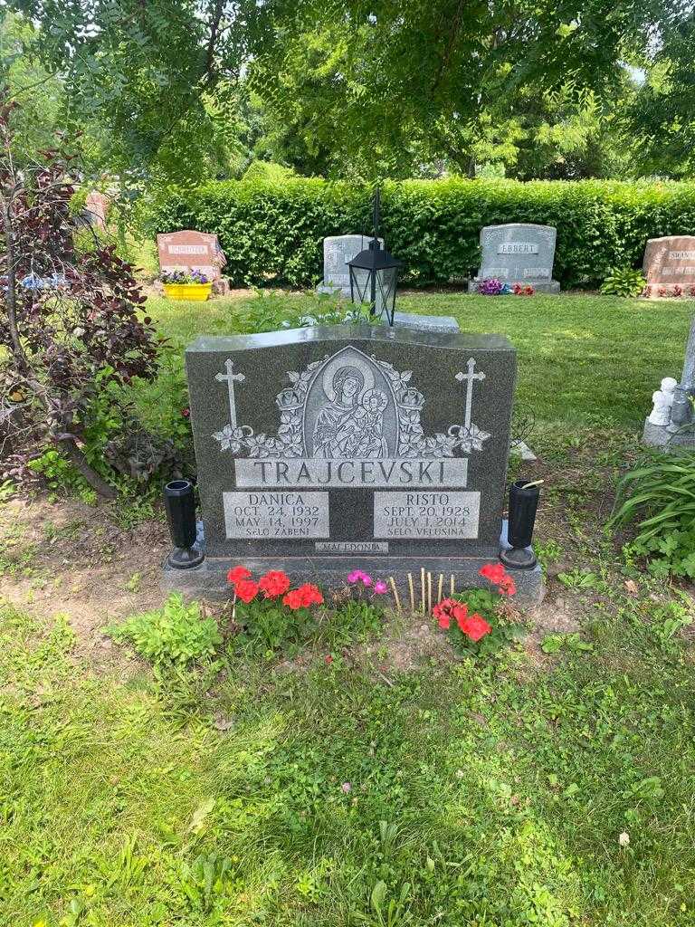 Risto Trajcevski's grave. Photo 2