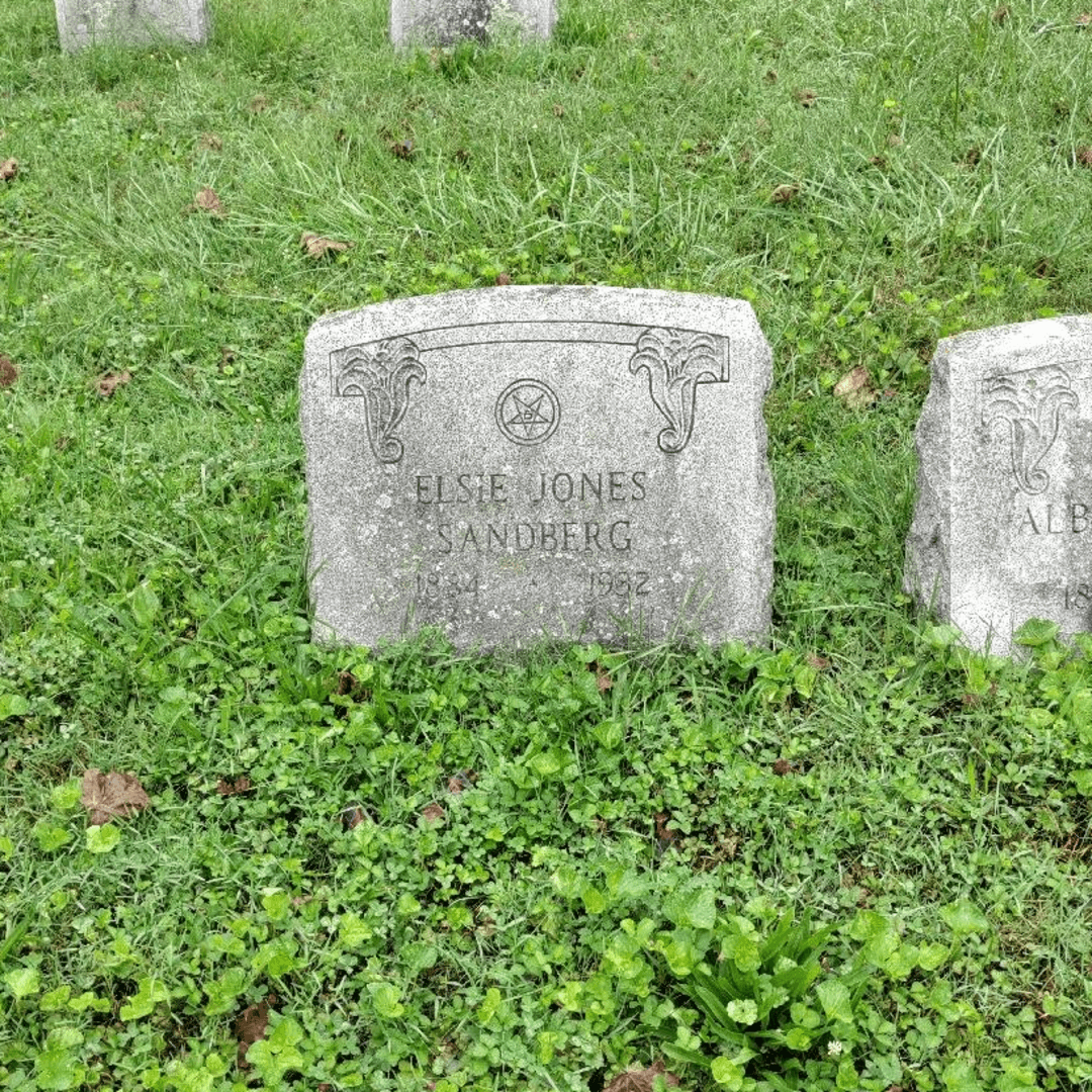 Elsie Jones Sandberg's grave. Photo 3