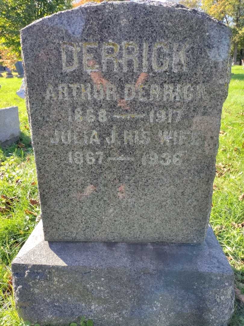 Julia J. Derrick's grave. Photo 3