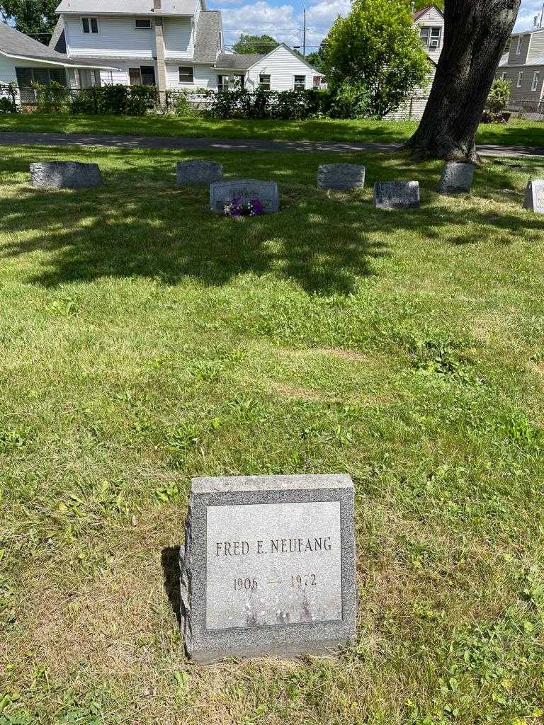 Fred E. Neufang's grave. Photo 2