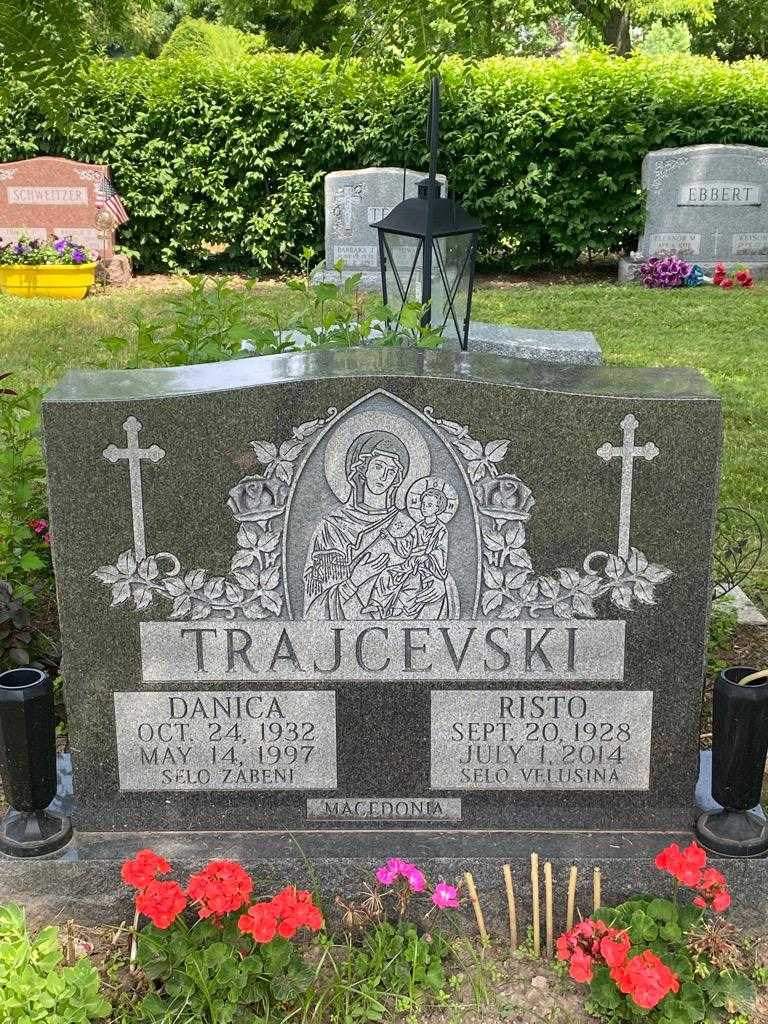 Risto Trajcevski's grave. Photo 3