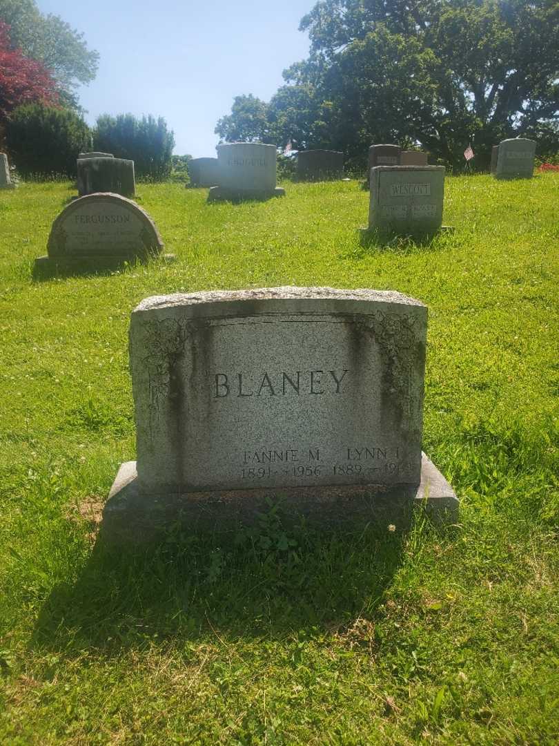 Fanny M. Blaney's grave. Photo 3